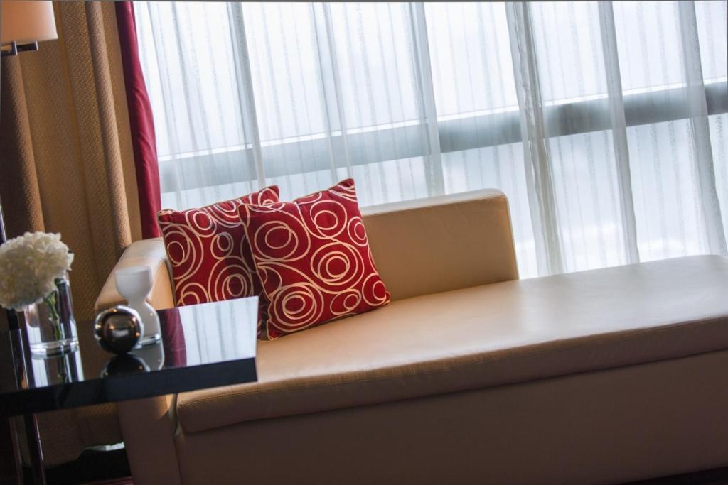 Renaissance Beijing Capital Hotel Экстерьер фото