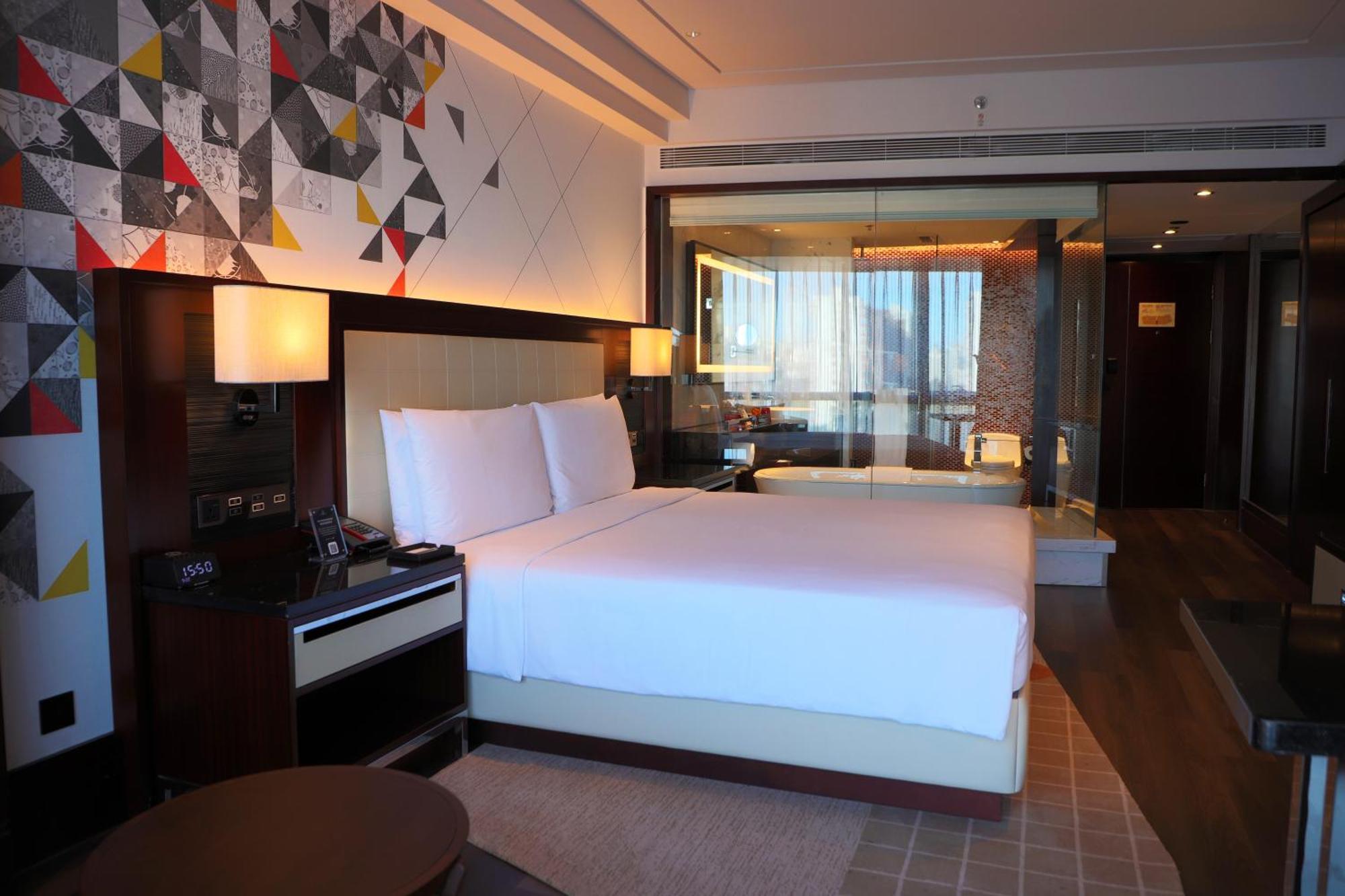 Renaissance Beijing Capital Hotel Экстерьер фото